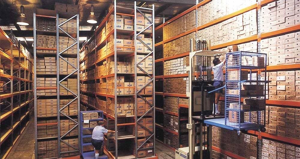 Longspan shelving archive storage